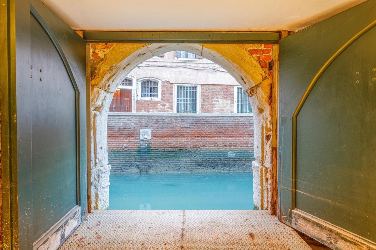 Canal View San Marco Rialto - Dogaressa Palace 1872 * Venecia